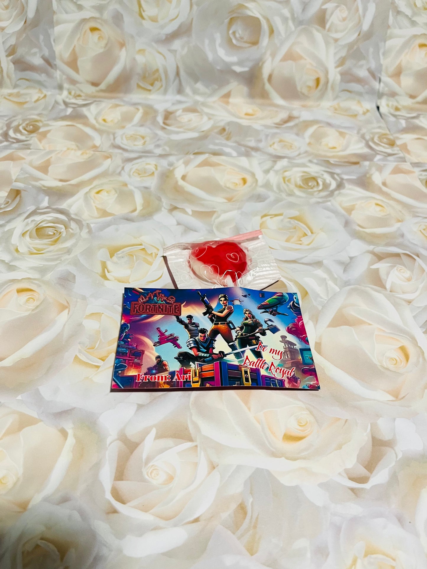 Customized Valentine's Day cards w/trinkets