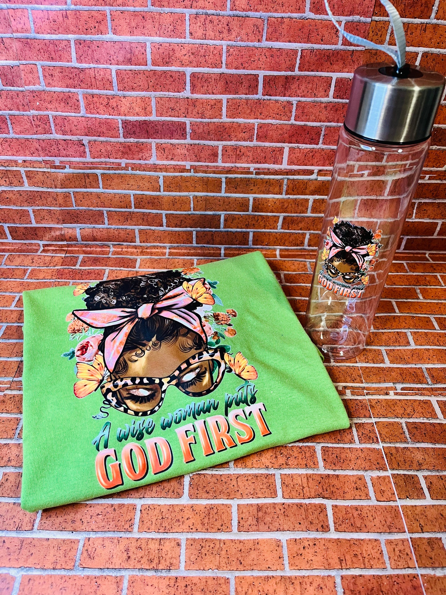 A wise woman puts God first plastic tumbler